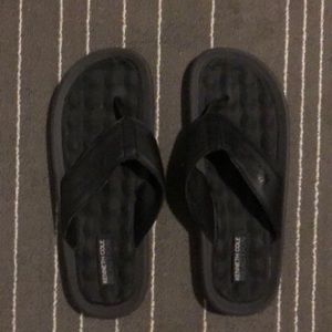 Brand new padded Kenneth Cole Reaction slippers